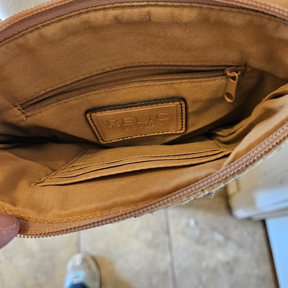 Relic Convertible Shoulder & Crossbody Bag - Picture 7 of 10